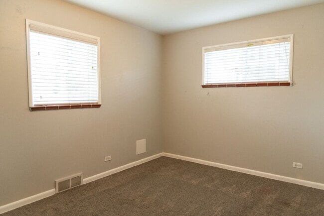 Building Photo - 3 Bed 2 Bath Home For Rent across from Sloan's Lake!