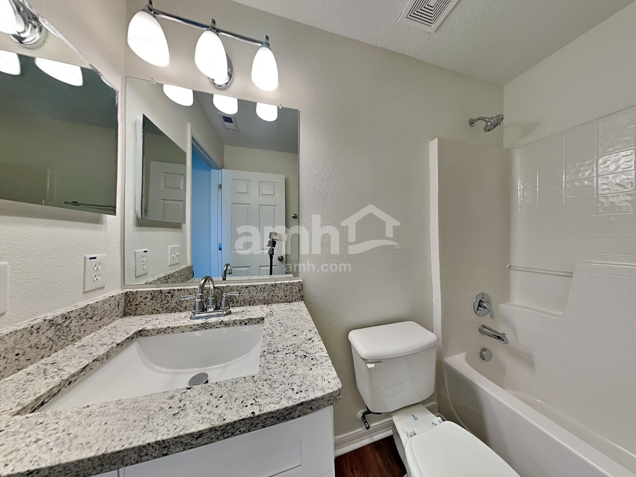 Building Photo - 715 Valrico Hills Ln