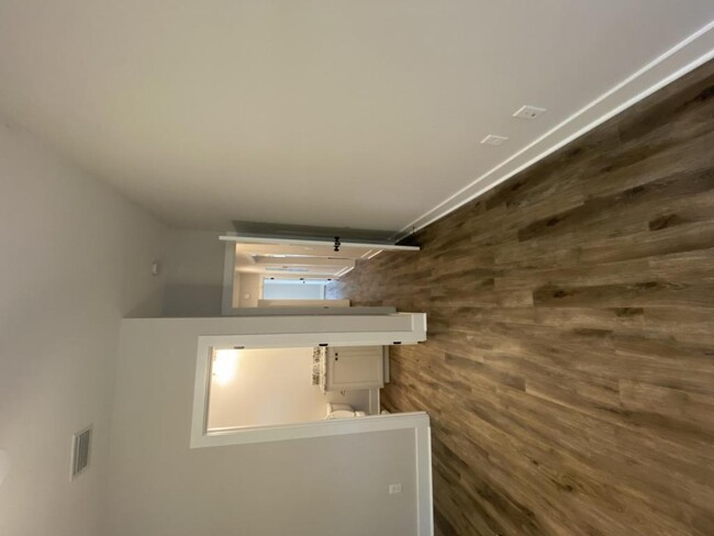 Building Photo - 20 Settlers Cove Dr
