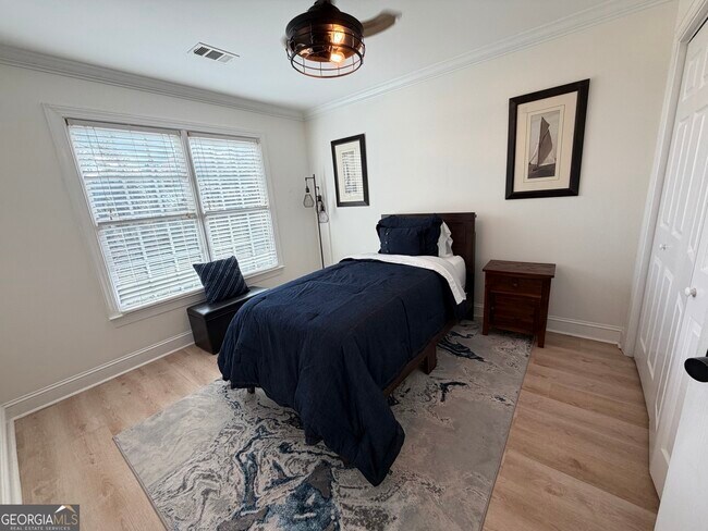 Building Photo - 133 Hilltop Dr SW