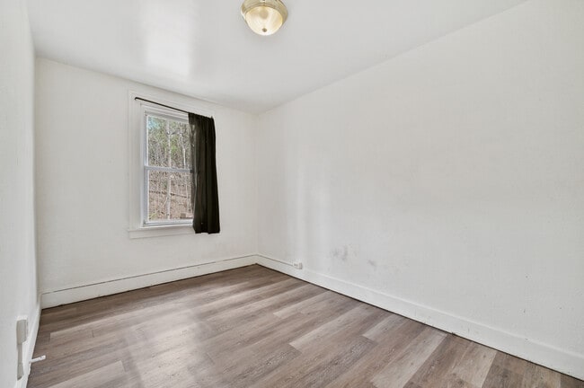 Building Photo - 2241 Hawthorne Ave