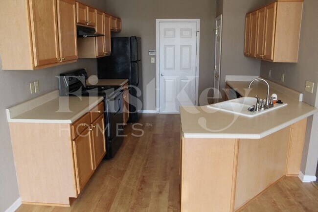 Building Photo - 10 S Burkhart Dr