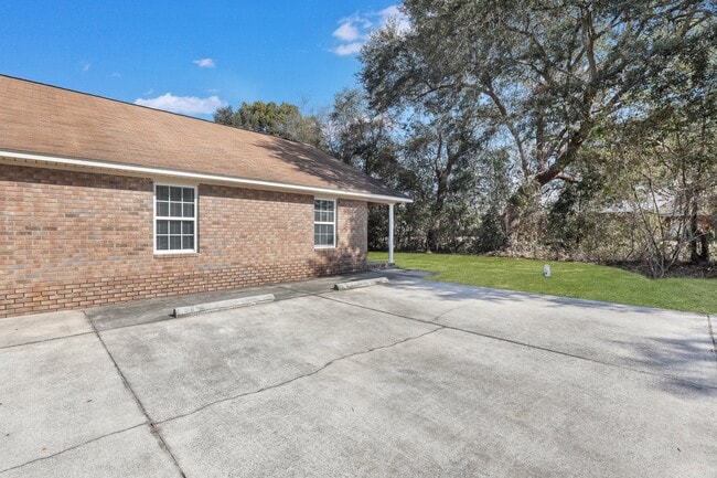 Building Photo - 22 Webb Ct NE