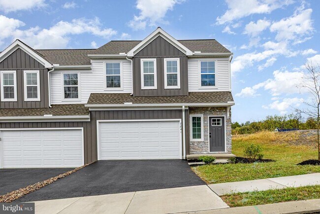 Building Photo - 7841 Briarwood Dr
