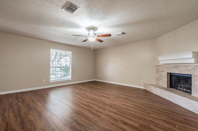 Building Photo - 1007 Cascade Creek Dr