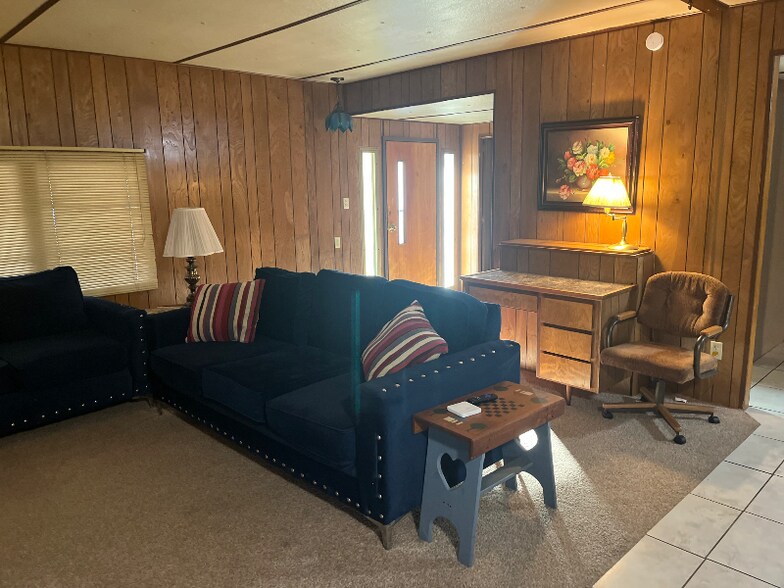 Building Photo - 914 Marsh Ave