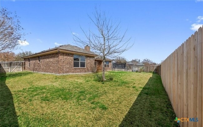 Building Photo - 611 Kelly Dr