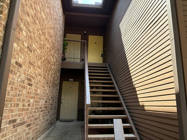 Building Photo - 10955 Wurzbach Rd