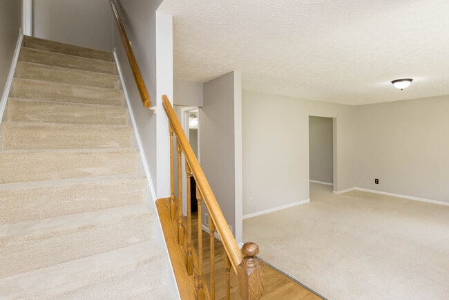 Building Photo - 5952 Sachem Ct