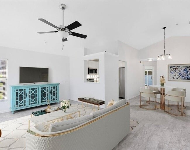 Building Photo - 3383 Hamlet Loop