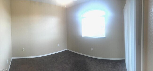 Building Photo - 6400 Aragon Way