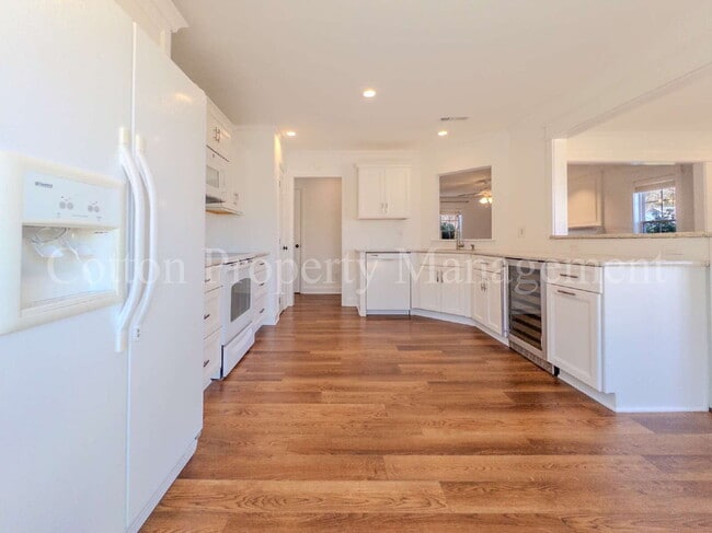 Building Photo - 4BR/2.5BA Pet Friendly home – BONUS Electricity Included! – Close to Beach & Shopping – $2,600/month