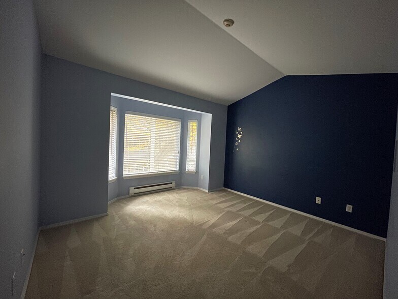 Building Photo - 18008 NE 94th Ct