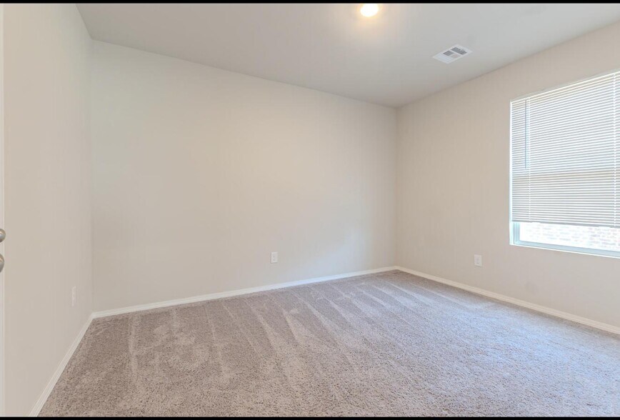 Building Photo - 755 Foxtail Dr