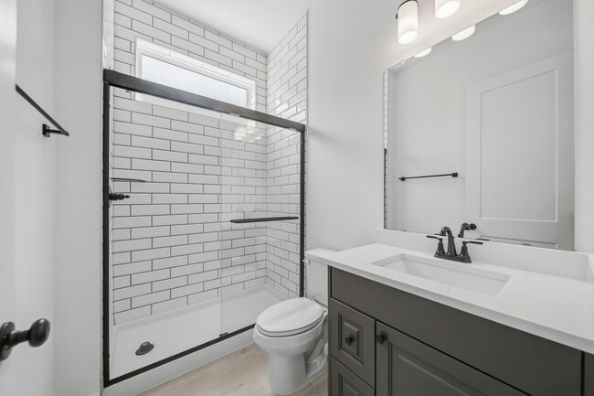 Building Photo - 7422 Netherfield Ln
