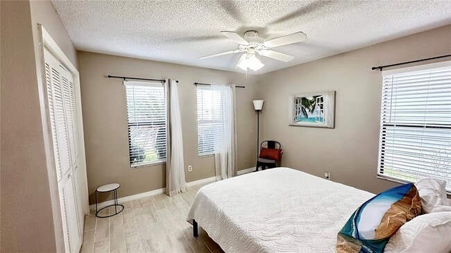 Building Photo - 790 Pine Shores Cir