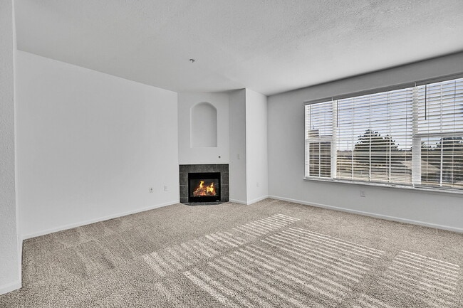 Building Photo - $1,845.95- 2 Bed, 2 Bath Condo in Aurora with AC and In Unit Laundry!