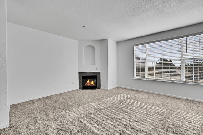 Building Photo - $1,900 - 2 Bed, 2 Bath Condo in Aurora with AC and In Unit Laundry!