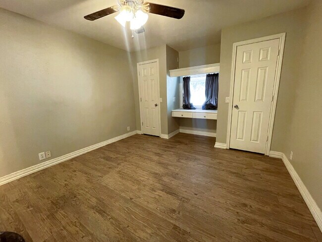 Building Photo - Breathtaking Home Located Near LCU Campus & Mahon Park!