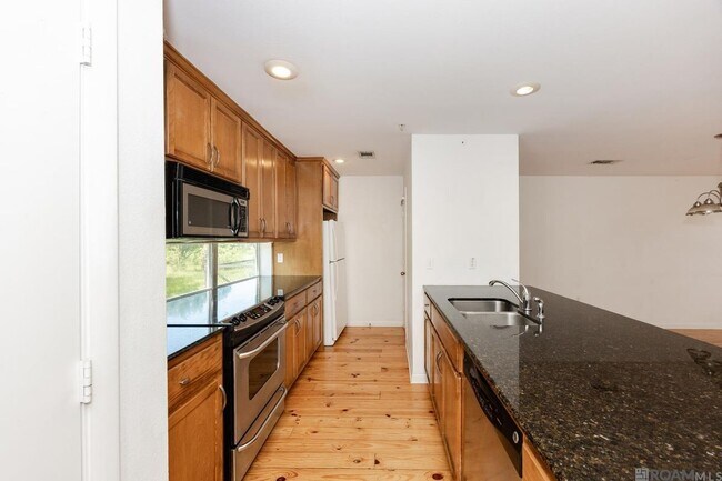 Building Photo - 1720 Nicholson Dr