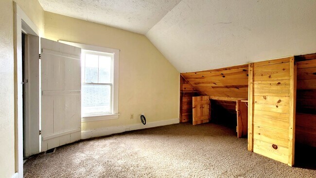 Building Photo - 1819 S Taylor St