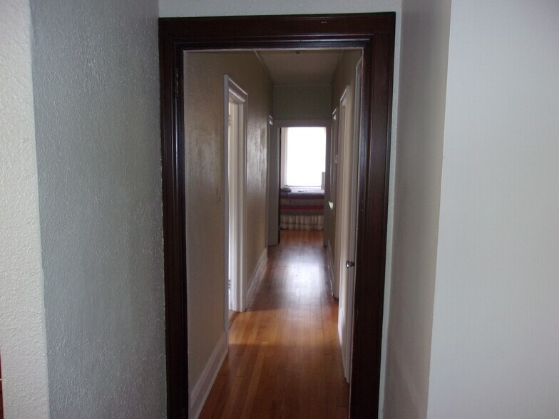 Building Photo - 309 Park Dr