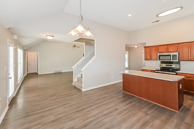 Building Photo - Comfort & Charm in Olive Branch