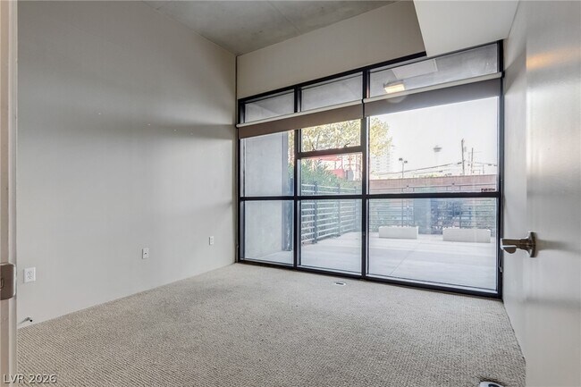 Building Photo - 353 E Bonneville Ave