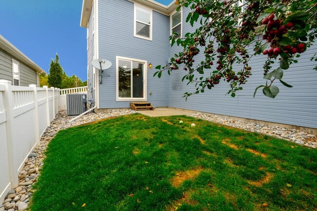 Building Photo - $2195 | 3BR/2.5BA | Dog Friendly Beautiful...