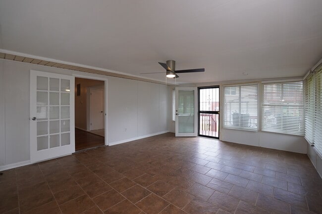 Building Photo - 505 Westchester Dr