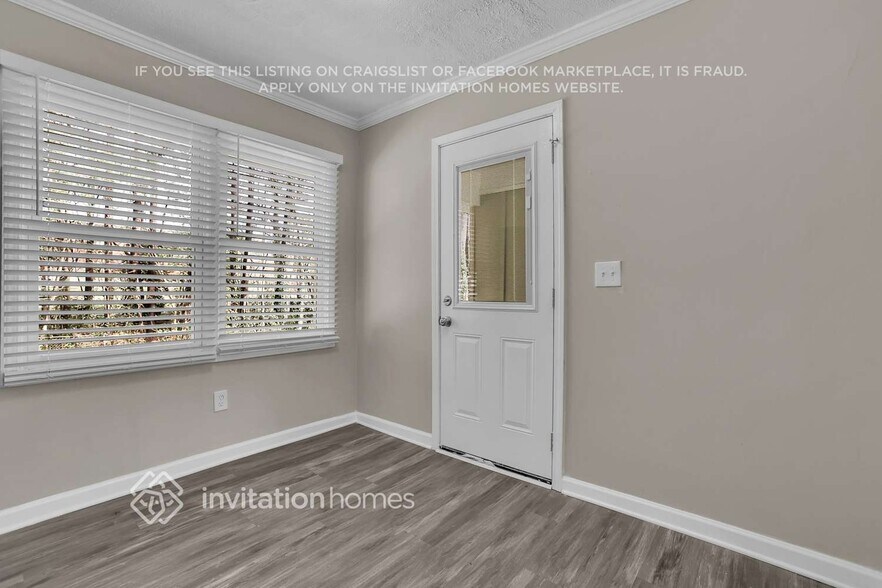 Building Photo - 3054 Cottonwood Dr SE