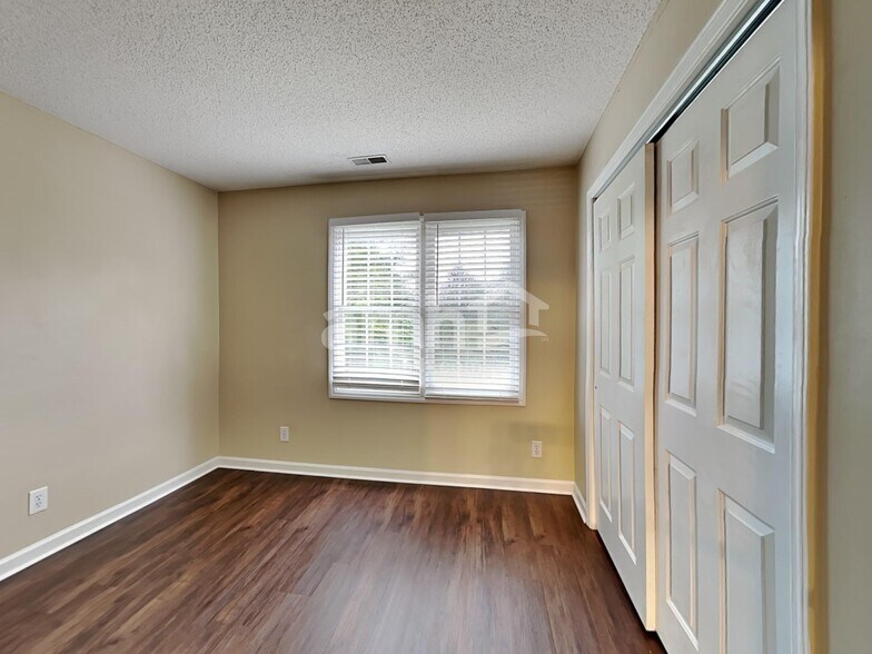 Building Photo - 5220 Turf Grass Ct