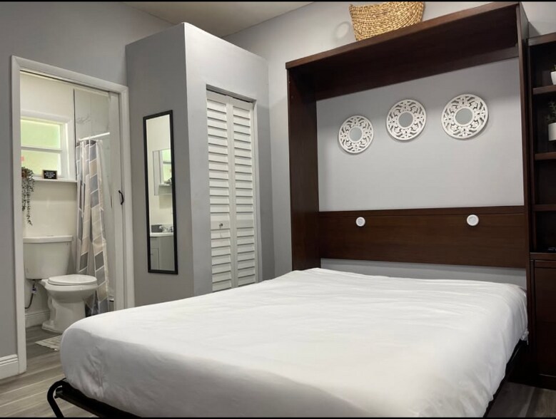 Building Photo - 1367 Riverland Rd