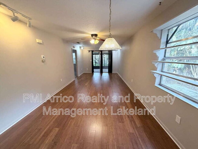 Building Photo - 141 Fernery Rd