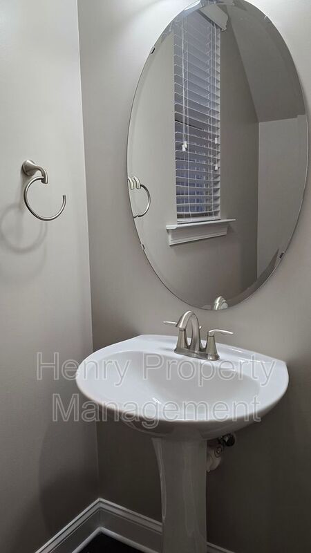 Building Photo - 112 Concordia Woods Dr