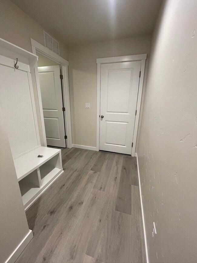 Building Photo - 1581 Witt St