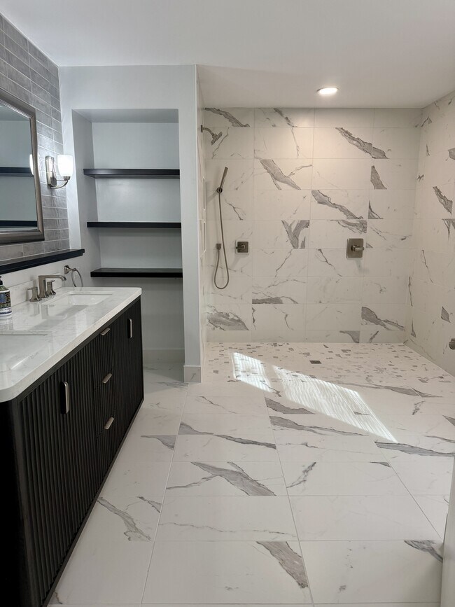 Building Photo - 4527 Terrace View Rd