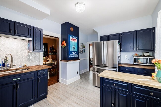 Building Photo - 109 Bedford St