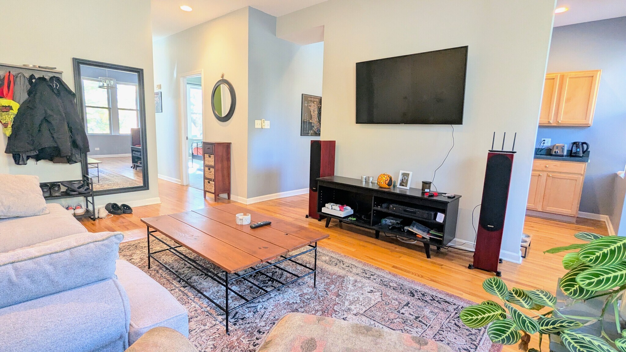 Building Photo - 3719 W Byron St