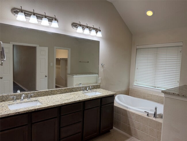 Building Photo - 29015 Davenport Dr