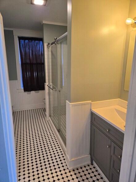 Building Photo - 85 Wood St