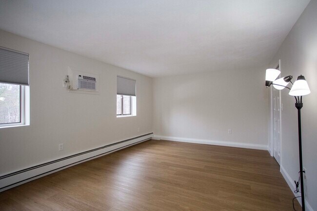 Building Photo - 5 Washington St