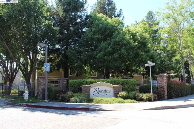 Gated entrance - 210 Reflections Dr