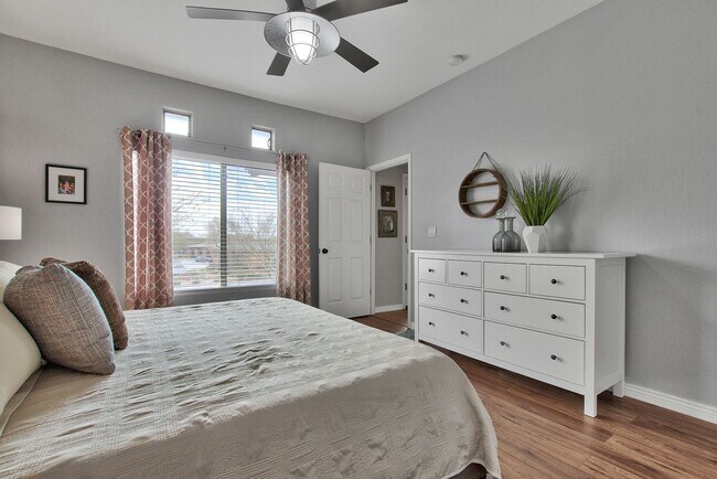 Building Photo - Rates Vary: $2,495 - $4,995