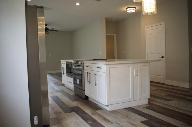 Building Photo - 4907 Pelican Manor
