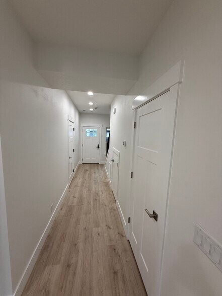 Building Photo - 3127 N Fruitland Ln