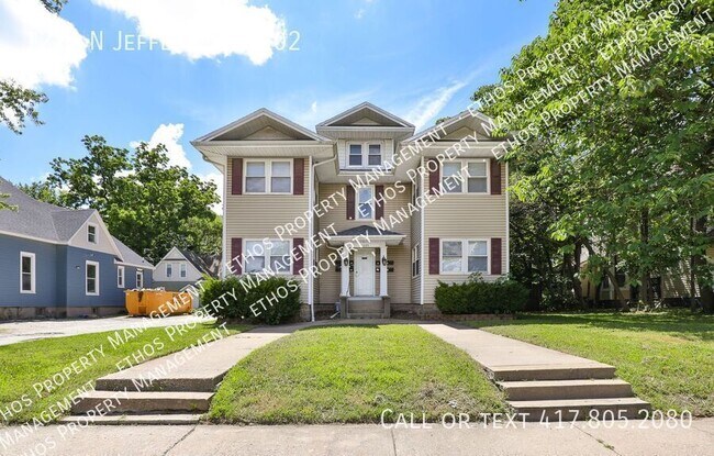 Primary Photo - 1225 N Jefferson-102