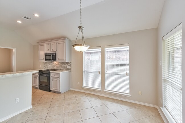 Building Photo - 9623 Wakefield Village Dr