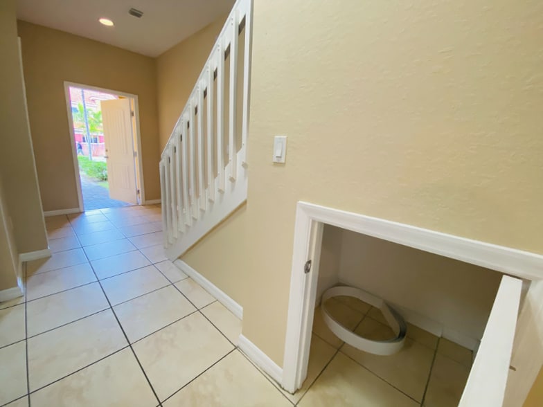 Building Photo - 3538 NW 29th Ct