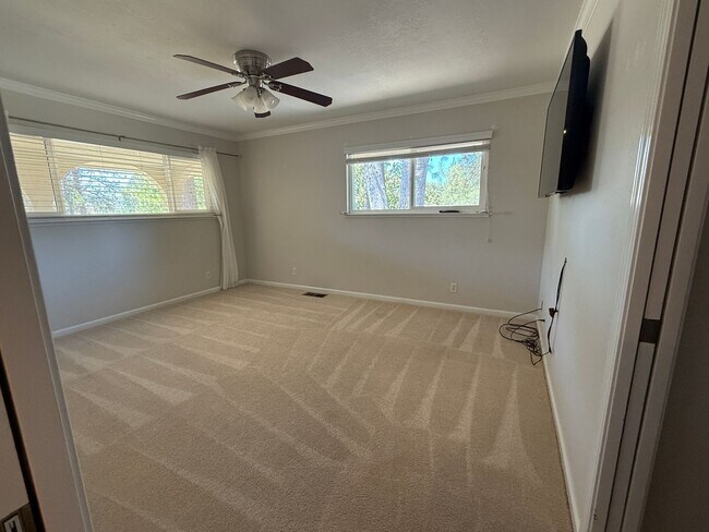 Building Photo - 23799 Woodhaven Pl